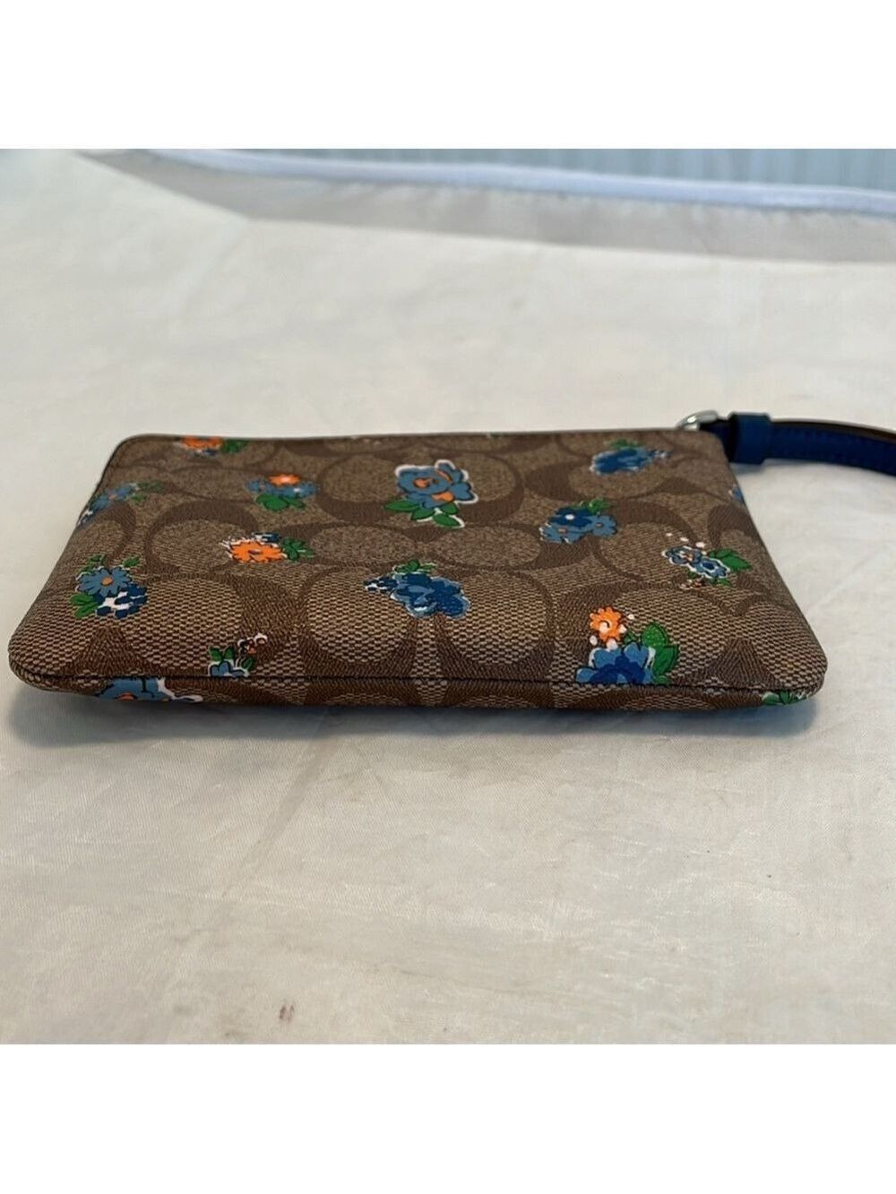 Coach East West Wristlet - Picture 6 of 11